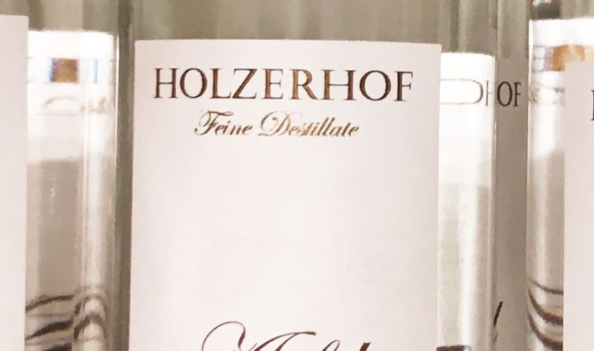 Feine Destillate vom Holzerhof auch im Onlineshop erhältlich